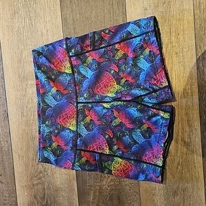 CVG 5 inch sea turtle shorts size Small